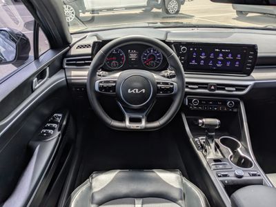 2022 Kia K5 - Photo 15