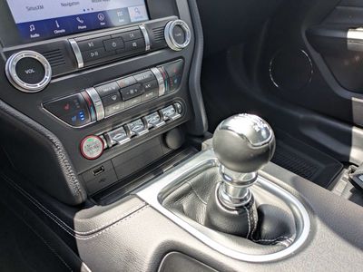 2021 Ford Mustang - Photo 26