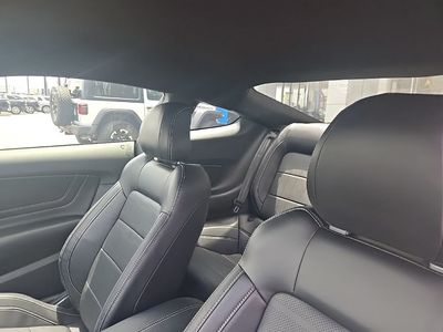 2021 Ford Mustang - Photo 23