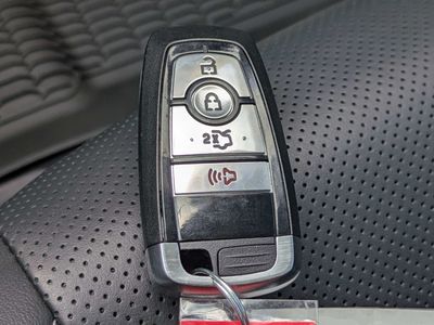2021 Ford Mustang - Photo 24