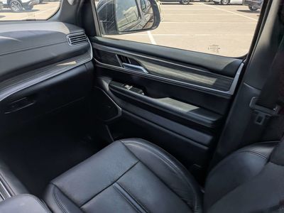 2024 Jeep Wagoneer - Photo 19