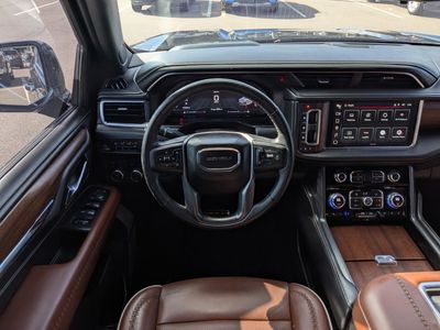 2023 GMC Yukon XL - Photo 18
