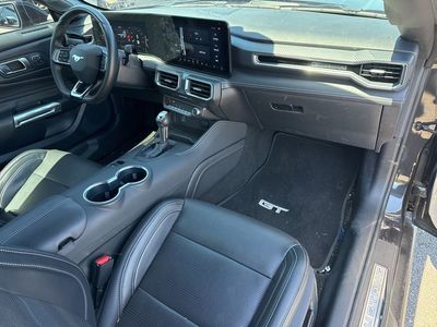2024 Ford Mustang - Photo 11