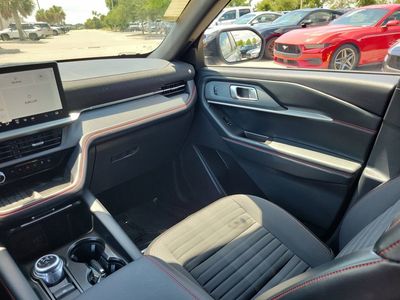 2025 Ford Explorer - Photo 13