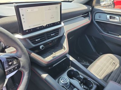 2025 Ford Explorer - Photo 22