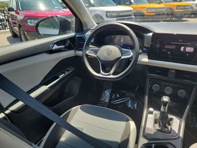 2025 Volkswagen Taos - Photo 12