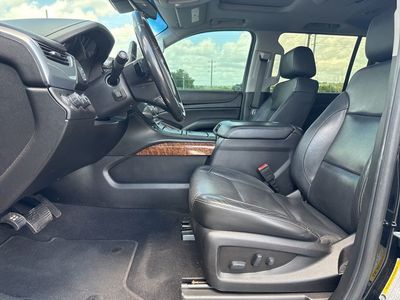2019 Chevrolet Suburban - Photo 6