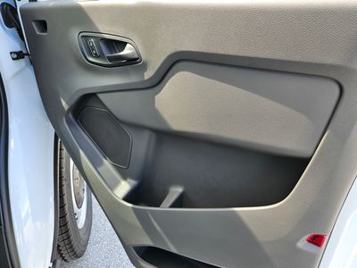 2025 Ford Transit-350 - Photo 29