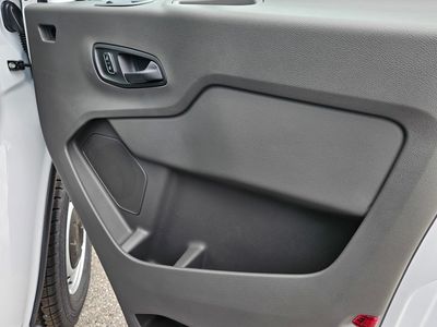 2025 Ford Transit-150 - Photo 33