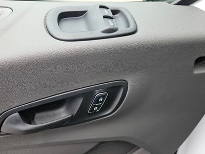 2025 Ford Transit-150 - Photo 11