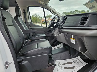 2025 Ford Transit-250 - Photo 32