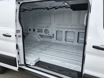 2025 Ford Transit-250 - Photo 27