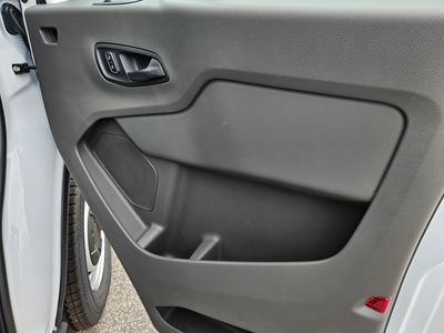 2025 Ford Transit-250 - Photo 33