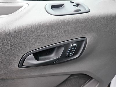 2025 Ford Transit-250 - Photo 11