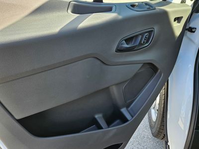 2025 Ford Transit-150 - Photo 12