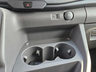 2025 Ford Transit-150 - Photo 18