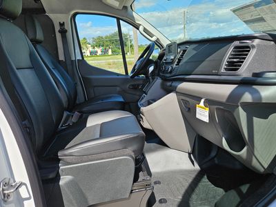 2025 Ford Transit-150 - Photo 32