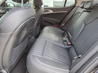 2023 Genesis G70 - Photo 17