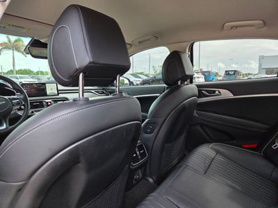 2023 Genesis G70 - Photo 18