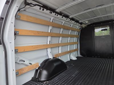 2024 GMC Savana 2500 - Photo 17