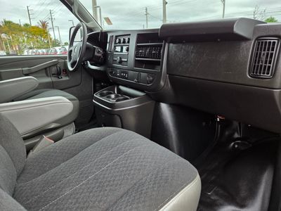 2024 GMC Savana 2500 - Photo 9