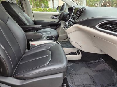 2024 Chrysler Pacifica Hybrid - Photo 10