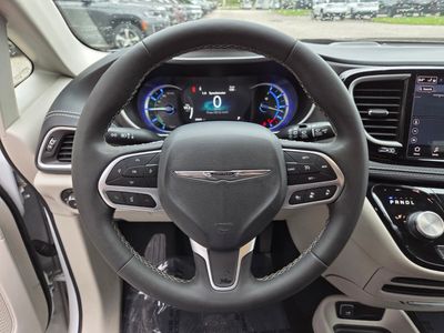 2024 Chrysler Pacifica Hybrid - Photo 28