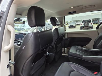 2024 Chrysler Pacifica Hybrid - Photo 21