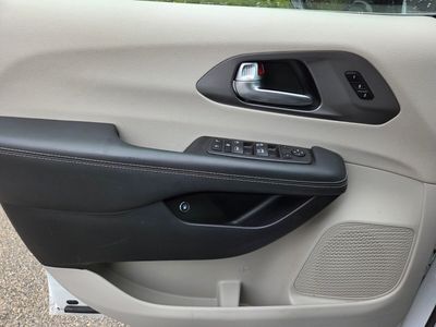 2024 Chrysler Pacifica Hybrid - Photo 26