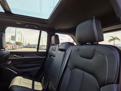 2022 Jeep Grand Cherokee - Photo 17