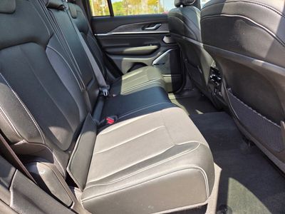 2022 Jeep Grand Cherokee - Photo 13