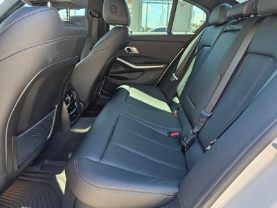 2023 BMW 3 Series - Photo 17