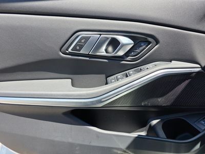 2023 BMW 3 Series - Photo 24