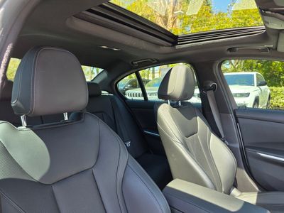 2023 BMW 3 Series - Photo 11