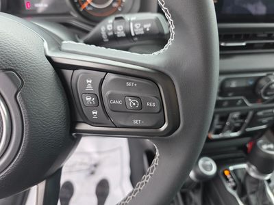 2025 Jeep Wrangler - Photo 28