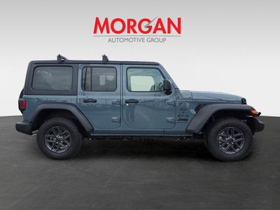 2025 Jeep Wrangler - Photo 2