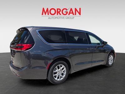 2023 Chrysler Pacifica - Photo 3
