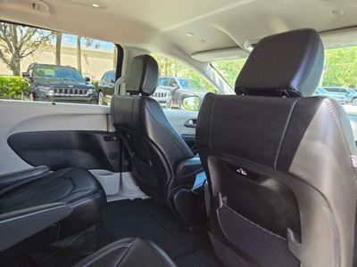 2023 Chrysler Pacifica - Photo 12