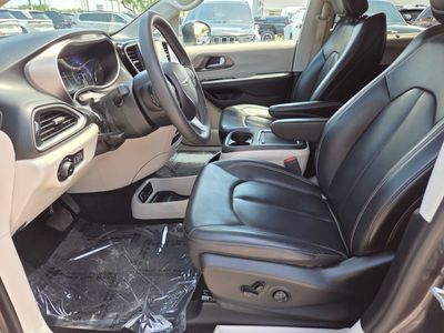 2023 Chrysler Pacifica - Photo 24