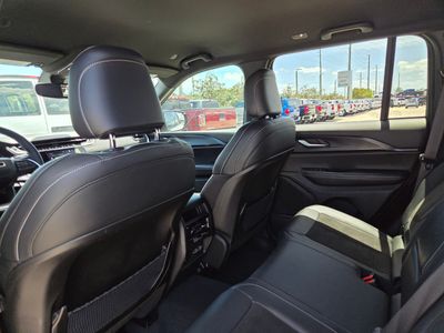 2023 Jeep Grand Cherokee - Photo 19