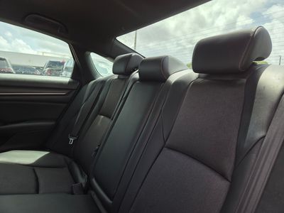 2022 Honda Accord Hybrid - Photo 16