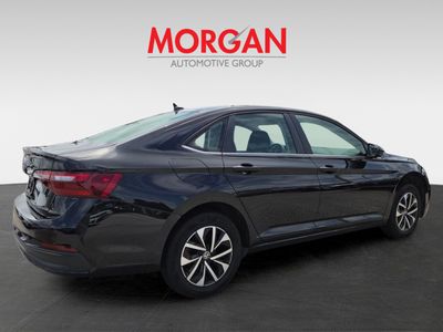 2024 Volkswagen Jetta - Photo 3