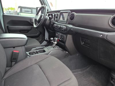 2023 Jeep Gladiator - Photo 9