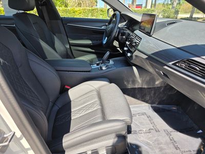 2023 BMW 5 Series - Photo 10