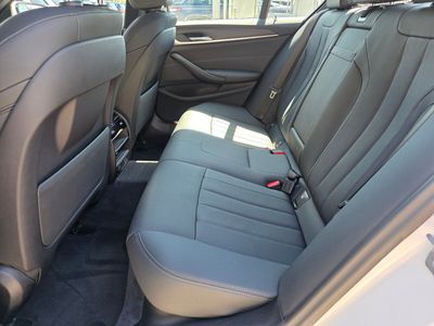 2023 BMW 5 Series - Photo 17
