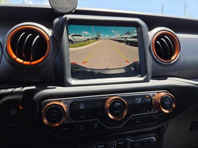 2023 Jeep Gladiator - Photo 29