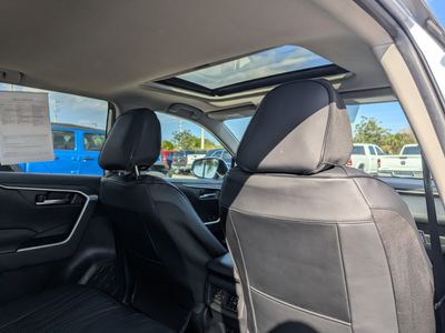 2022 Toyota RAV4 - Photo 12