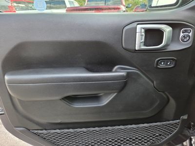 2022 Jeep Wrangler - Photo 24
