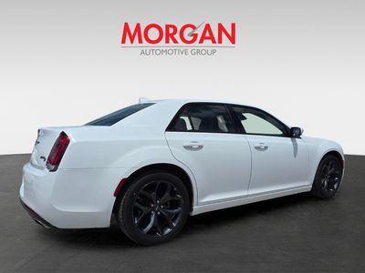 2023 Chrysler 300 - Photo 3