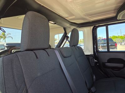 2024 Jeep Wrangler - Photo 14